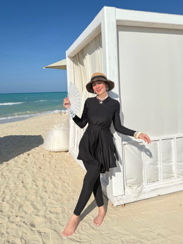 Black swimsuit - Image 4